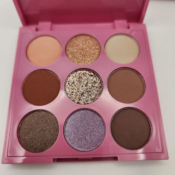 Lucky Chick Daydreams Eyeshadow Palette 9 Shades Matte Glitter Shimmer - Picture 2 of 5